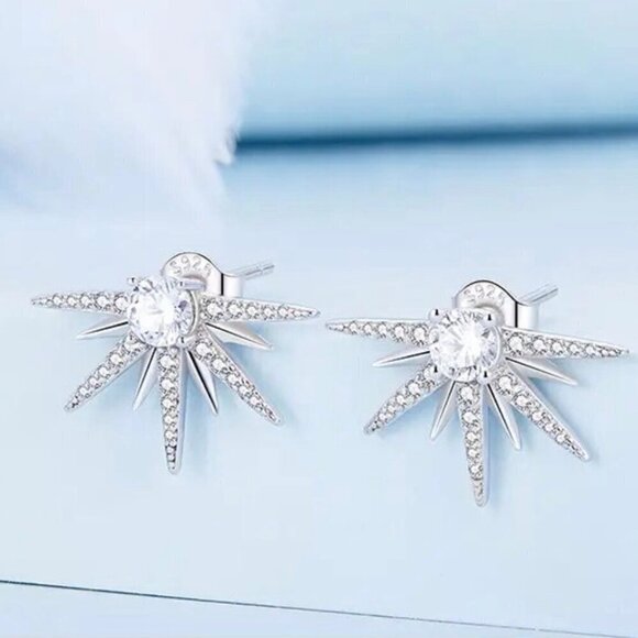 NWT Dainty Star Stud Earrings S925 Sterling Silver Cubic Zirconia Celestial - Picture 8 of 9